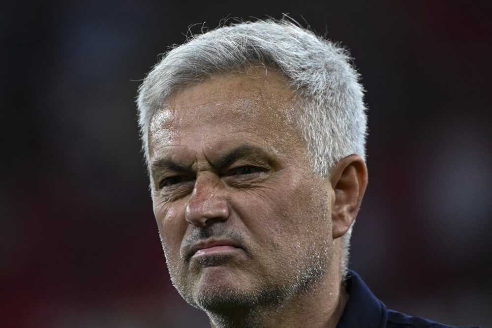 Mourinho tin trọng t&agrave;i đ&atilde; xử &eacute;p Roma. Ảnh: EPA.