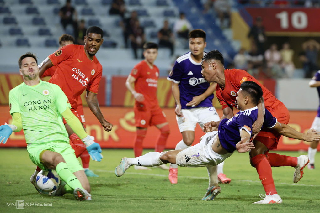 Thua Hà Nội FC, Công an Hà Nội mất đỉnh bảng V-League