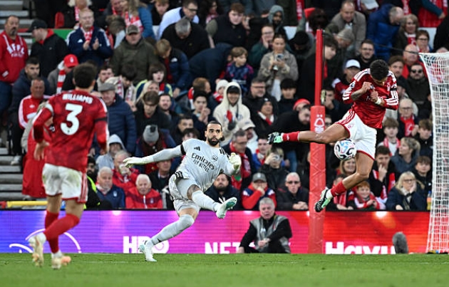 Chấm điểm Arsenal: Cặp trung vệ Gabriel - Konsa thăng hoa