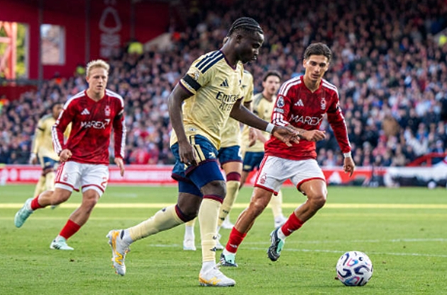 Tiền vệ phải: Bukayo Saka (7.2 điểm) Arsenal phụ thuộc qu&aacute; nhiều v&agrave;o c&aacute;nh phải trong hiệp một, khiến Saka li&ecirc;n tục bị h&agrave;ng thủ Forest theo k&egrave;m gắt gao v&agrave; kh&ocirc;ng c&oacute; nhiều kh&ocirc;ng gian để hoạt động tự do.