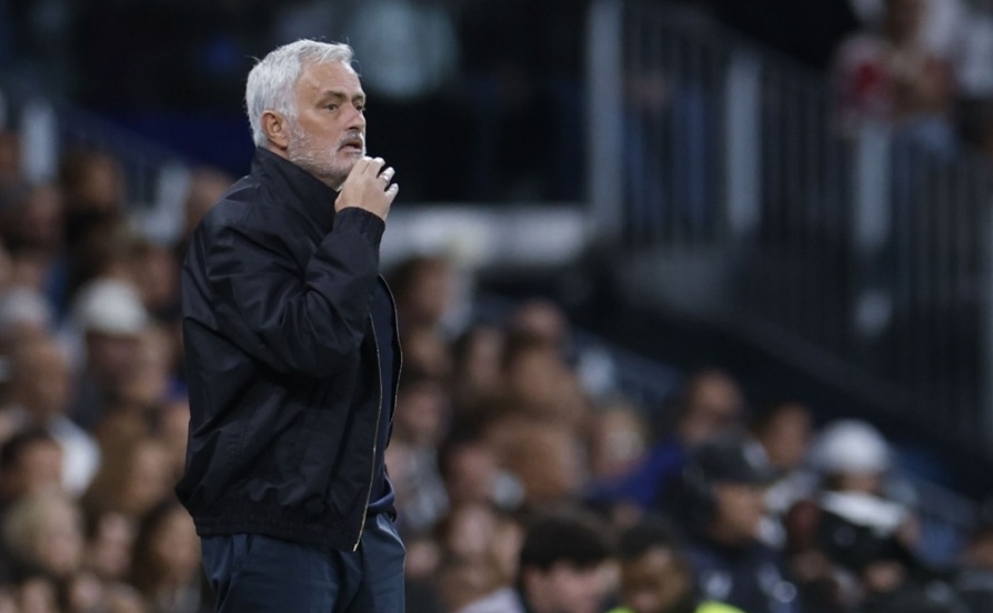 Mourinho chỉ trích HLV Sevilla viện cớ sau trận thua đậm