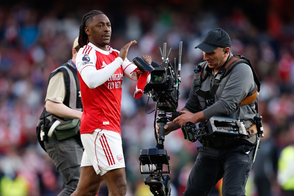 Pardew chỉ rõ nguyên nhân Eberechi Eze bị thất sủng tại Arsenal
