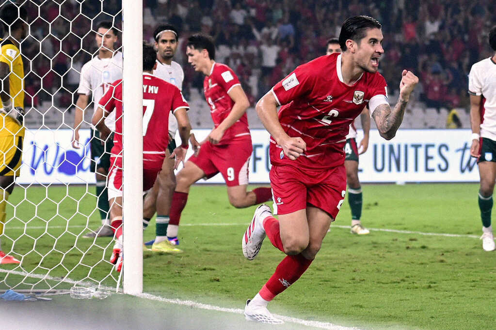 Malaysia làm căng FIFA vụ Indonesia được bù giờ quá 5 phút