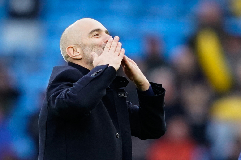 Báo Anh: Man City sẽ chỉ phải xuống một hạng