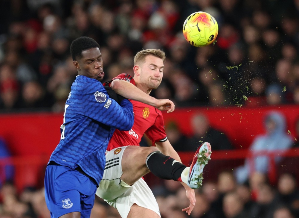 Cách dùng người của Carrick đẩy De Ligt vào rủi ro