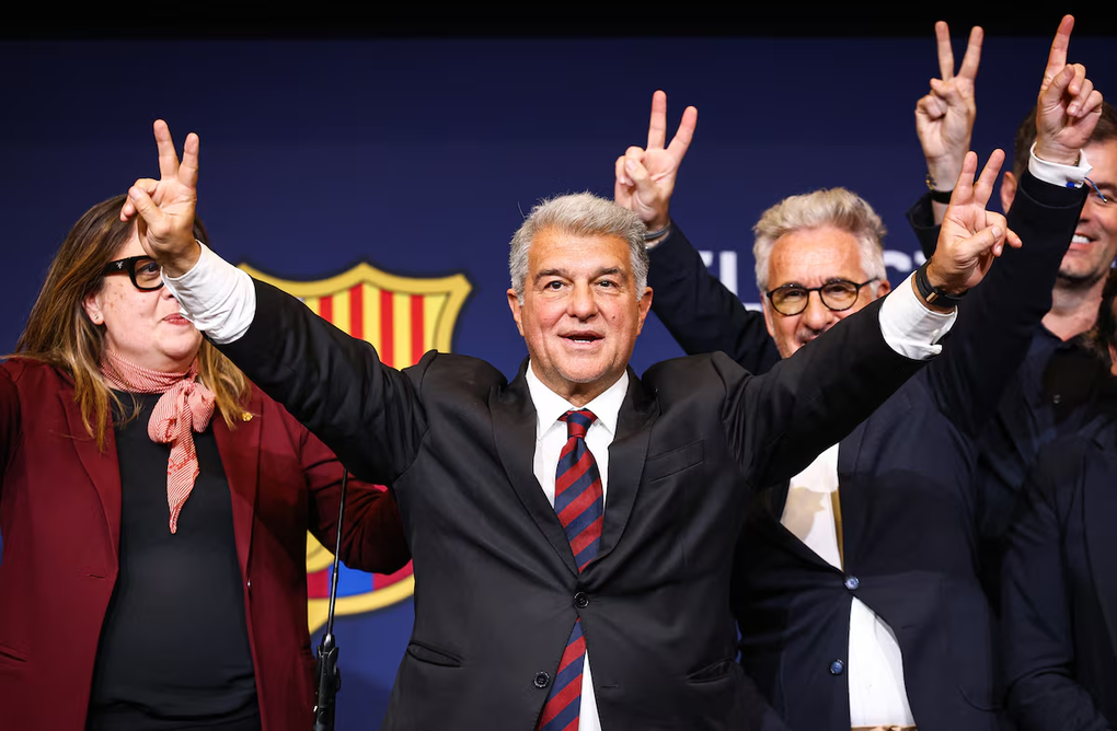 Chủ tịch Barca nói về Mbappe ở Real: `Một chuồng không thể có hai gà trống`