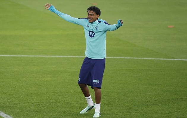 HLV Enrique tiết lộ kế hoạch vô hiệu hóa Yamal ở Champions League