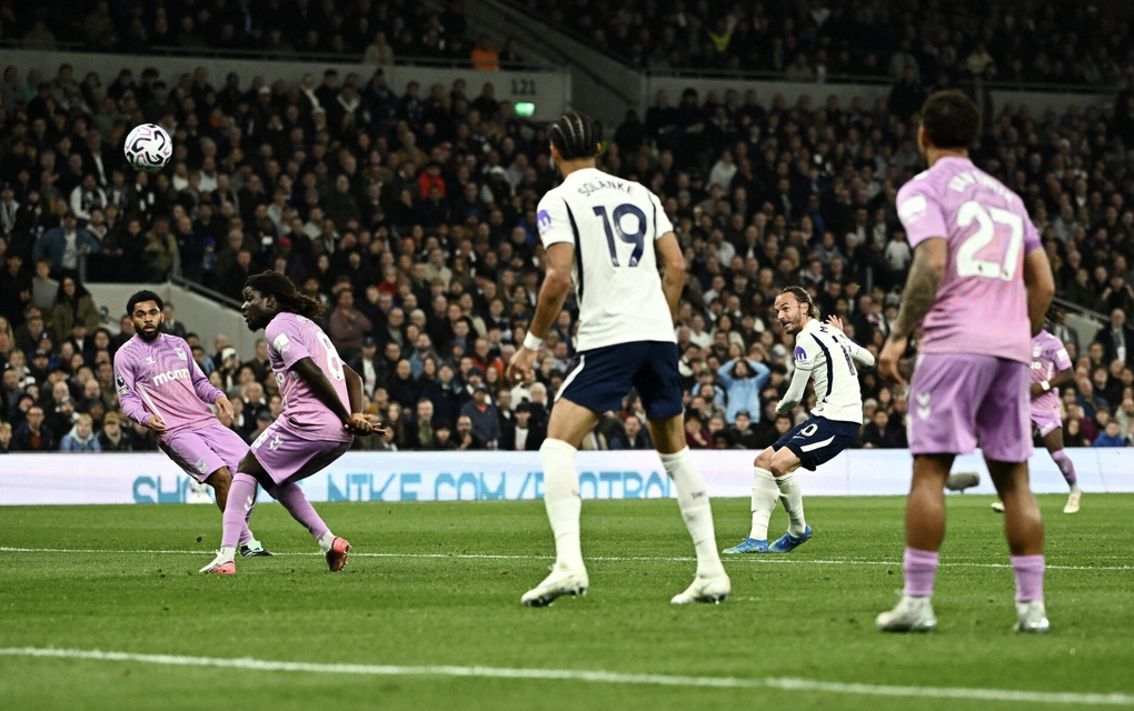 Tottenham thắng trận đầu ở Ngoại hạng Anh