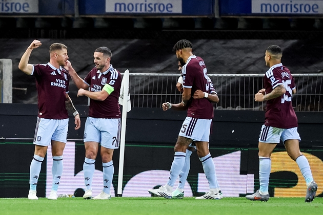 Aston Villa nhẹ nhàng hạ Viking 3-1 ở Champions League