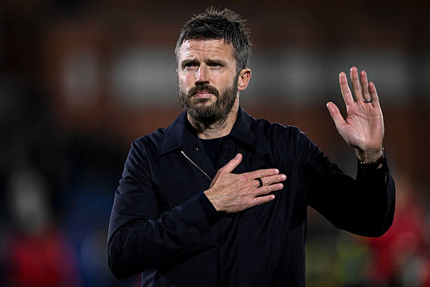 Carrick trả giá vì đội hình chắp vá của Man United
