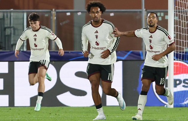 Điều gì đang kéo sụp Man United của Michael Carrick?