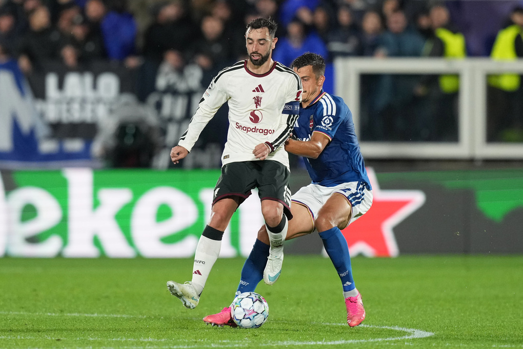 Fernandes phản đối chiến thuật của Carrick