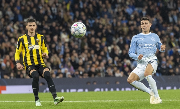 Foden chứng minh gi&aacute; trị bằng c&uacute; hat-trick trước AEK. (Ảnh: EPA ImageS)