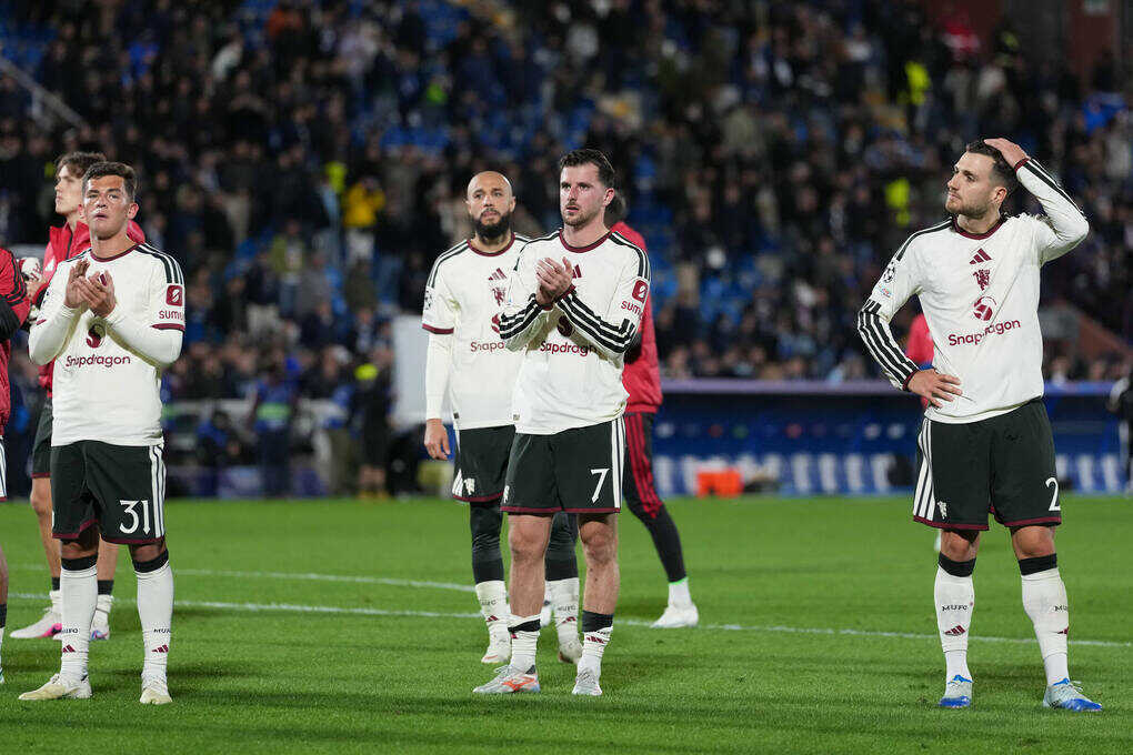 Man Utd nối dài chuỗi thống kê thảm hại khi thua Como