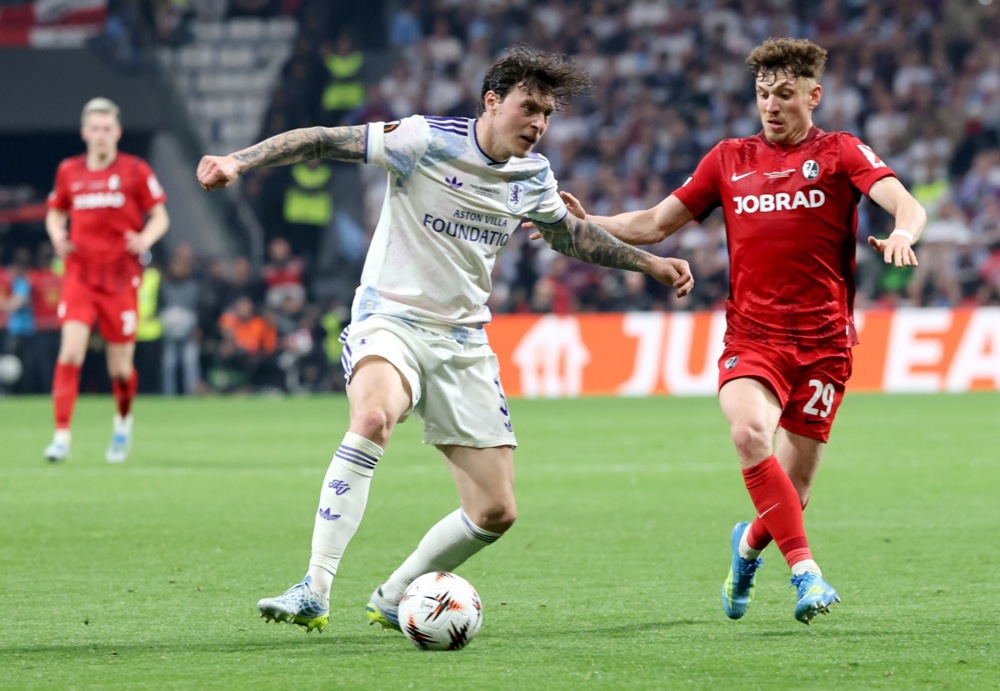 MU bị chê mắc sai lầm vì chia tay Victor Lindelof