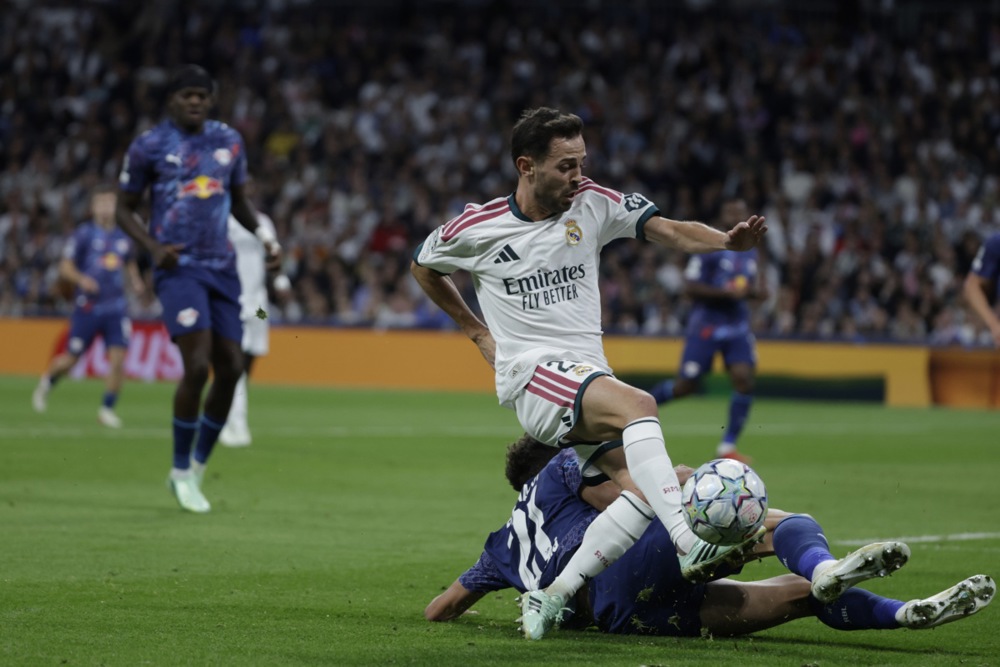Tầm quan trọng của Silva đ&atilde; được Mourinho c&ocirc;ng nhận. Ảnh: EPA IMAGES. 