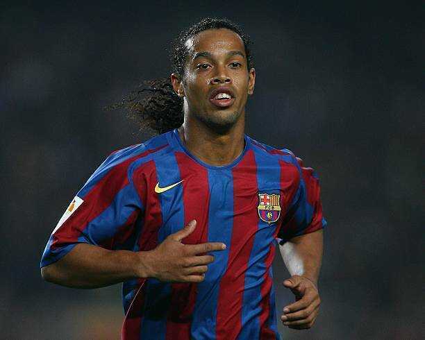 Vũ điệu của Ronaldinho làm chao đảo Santiago Bernabeu