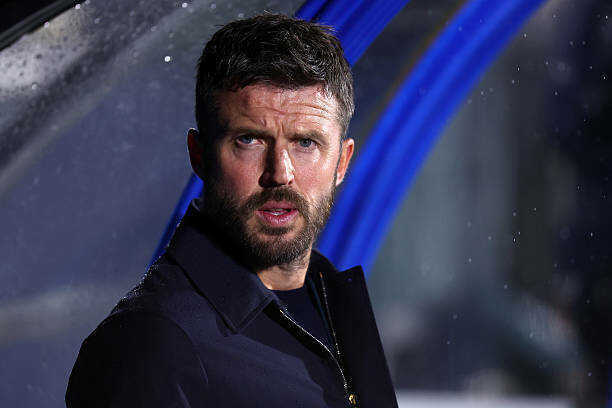 Bruno Fernandes và Michael Carrick đang đẩy MU vào ngõ cụt