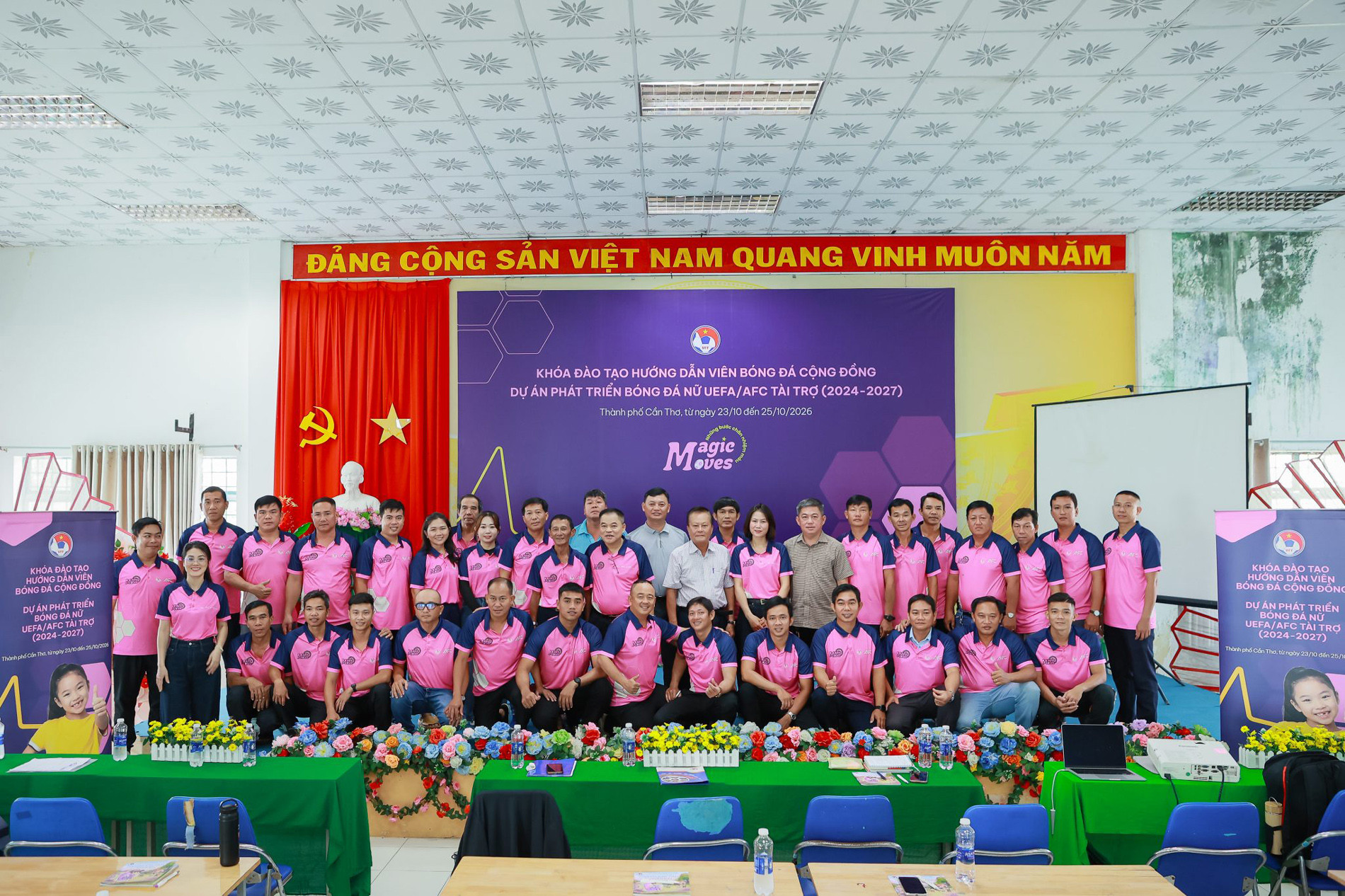 Khai mạc khóa đào tạo hướng dẫn viên bóng đá cộng đồng 2026