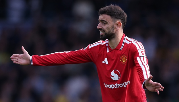 Bruno Fernandes đang tự l&agrave;m kh&oacute; m&igrave;nh. (Ảnh: EPA Images)