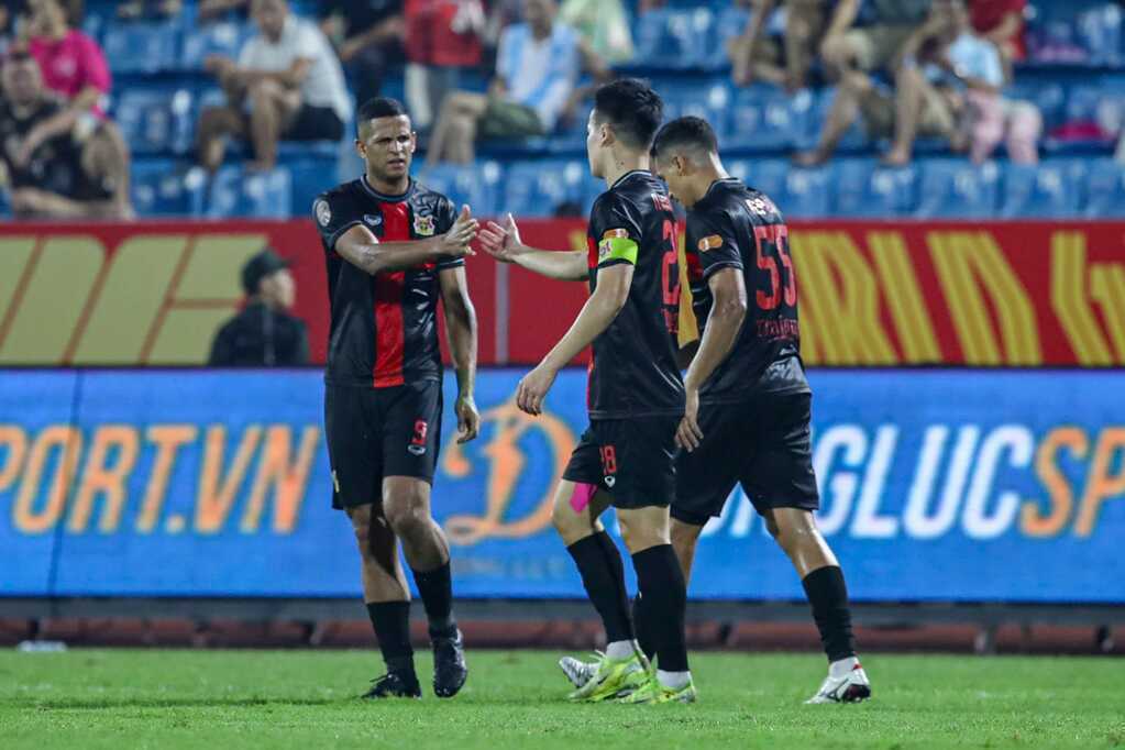Ninh Bình áp đảo cuộc bầu chọn tháng 9 của V-League