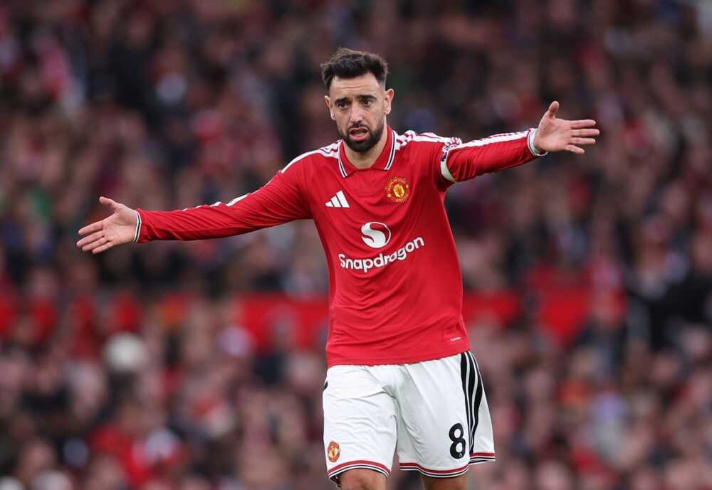 Rooney giục Carrick gạch tên Bruno Fernandes ở trận gặp Bournemouth