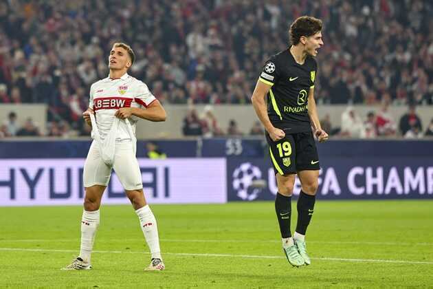 Julian Alvarez ghi b&agrave;n gi&uacute;p Atletico gi&agrave;nh 1 điểm trước Stuttgart. Ảnh: EPA