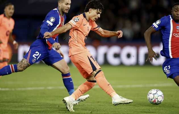 Espart ghi b&agrave;n v&agrave;o lưới PSG. (Ảnh: EPA Images)