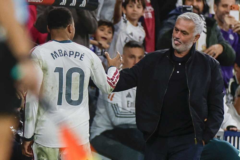 Cách Mourinho chinh phục phòng thay đồ Real Madrid