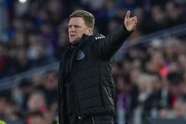 Eddie Howe c&oacute; thể l&agrave; giải ph&aacute;p cho Manchester United. Ảnh: EPA/Alejandro Garcia