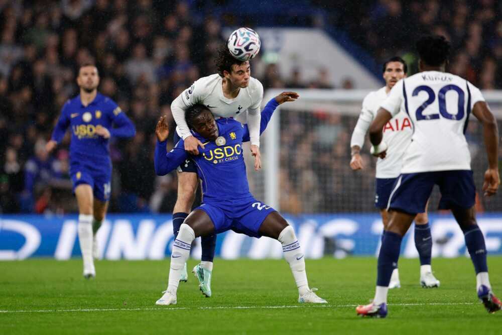Geovany Quenda (6.7) - C&oacute; trận đ&aacute; ch&iacute;nh đầu ti&ecirc;n cho Chelsea thay thế Joao Pedro, Quenda bắt đầu ở vị tr&iacute; tiền vệ c&aacute;nh tr&aacute;i v&agrave; kiếm được một quả đ&aacute; phạt sớm. Tuy nhi&ecirc;n, anh gặp kh&oacute; khăn trong việc tạo ra t&aacute;c động đ&aacute;ng kể l&ecirc;n h&agrave;ng c&ocirc;ng v&agrave; bị thay ra ở ph&uacute;t 72. Ảnh: EPA/David Cliff.