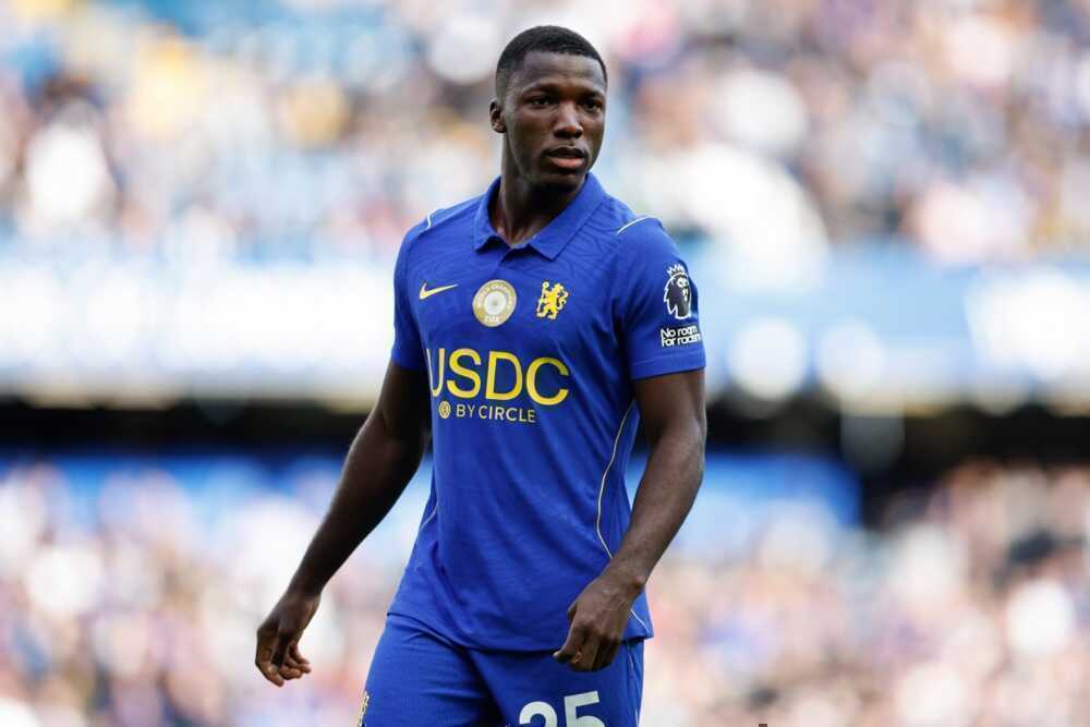 Moises Caicedo (6.3) - Anh ấy kh&ocirc;ng thể k&egrave;m s&aacute;t James Maddison, người đ&ocirc;i l&uacute;c đ&atilde; điều khiển lối chơi. Tuy nhi&ecirc;n, điều đ&oacute; dường như l&agrave; vấn đề ch&iacute;nh do c&aacute;ch Alonso bố tr&iacute; tuyến giữa/lối chơi pressing hơn l&agrave; do ch&iacute;nh Caicedo hay Henderson. Anh ấy đ&atilde; chơi tốt hơn trong hiệp hai. Ảnh: EPA/David Cliff.