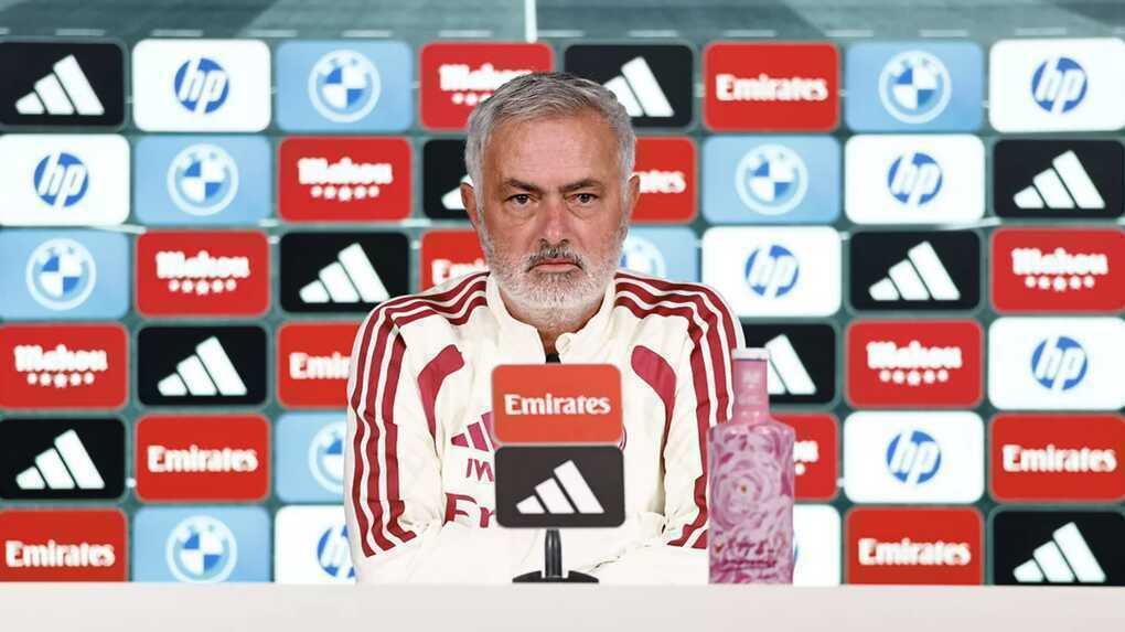 Mourinho: `Có tôi, Real sẽ giành danh hiệu`