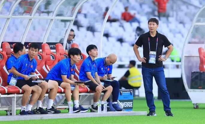 Tuyển Việt Nam tìm đâu một ``mỏ neo`` thực thụ?