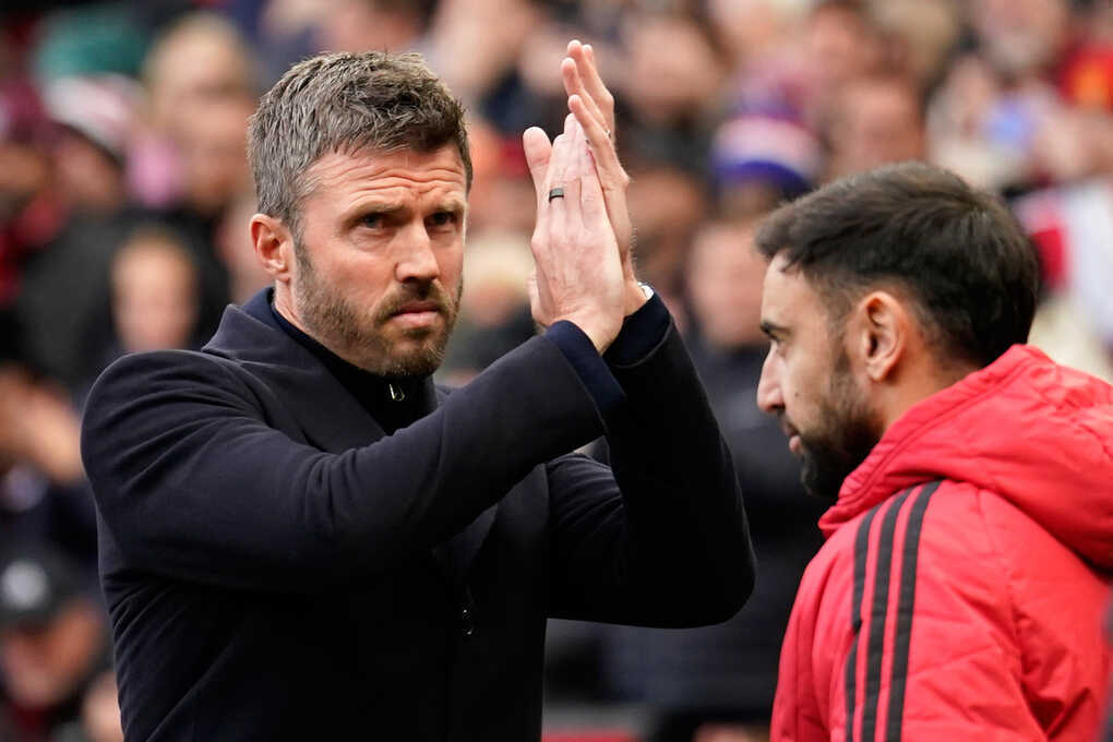 Carrick cố tình làm bẽ mặt Fernandes?