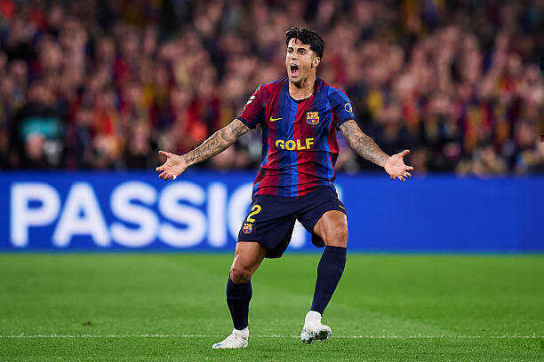 Joao Cancelo: 6.2 điểm Chơi tr&ograve;n vai b&ecirc;n c&aacute;nh tr&aacute;i trước khi dạt sang c&aacute;nh phải thay Espart. D&ugrave; gặp nhiều kh&oacute; khăn trước tốc độ của Diomande trong c&aacute;c pha một đối một, hậu vệ người Bồ Đ&agrave;o Nha vẫn c&oacute; những nỗ lực nhất định trong việc duy tr&igrave; cự ly ph&ograve;ng ngự. Ảnh:
