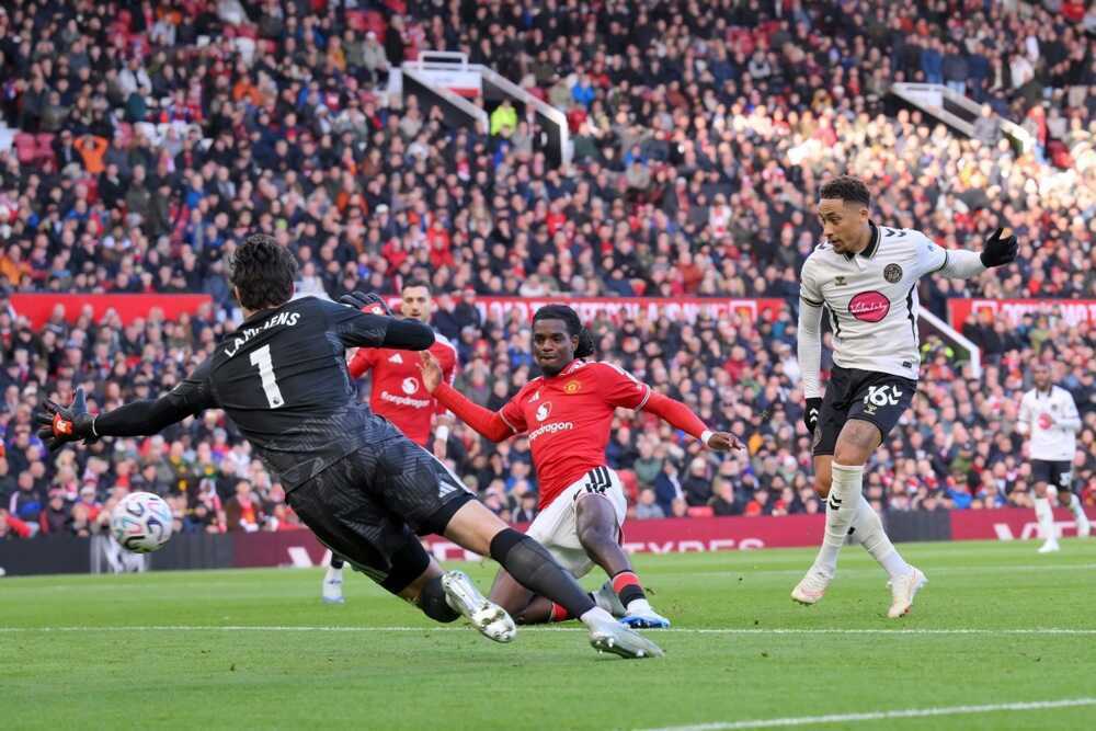 Chấm điểm Man United: Yếu đồng đều 3 tuyến