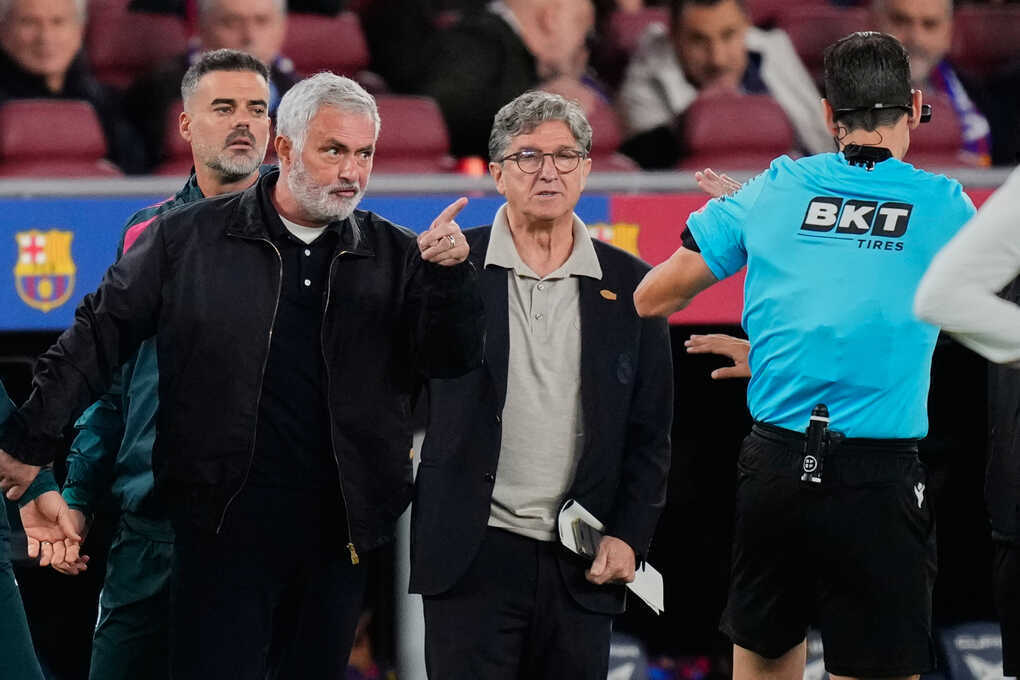 Mourinho: `Real xứng đáng thắng Barca`