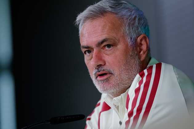 Huyền thoại Barca ngả mũ trước chiến thuật của Mourinho