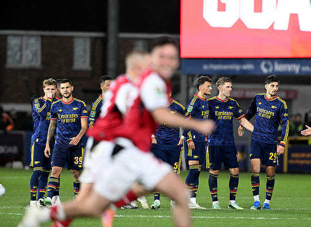 Arsenal đã bị Fleetwood Town quật ngã như thế nào?