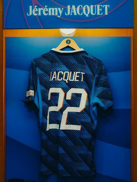 Jacquet &ndash; 6,5 điểm. Dựa kh&aacute; nhiều v&agrave;o người đ&aacute; cặp để giữ vị tr&iacute;, nhưng Jacquet sở hữu nền tảng thể chất rất đ&aacute;ng ch&uacute; &yacute;. Ảnh: FFF.