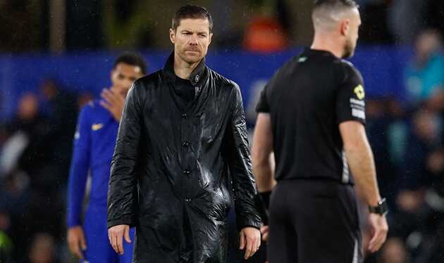 Coi nhẹ Carabao Cup, Xabi Alonso đang mắc sai lầm tại Chelsea