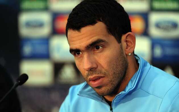 Tevez thừa nhận từng muốn ăn thua đủ với Gary Neville