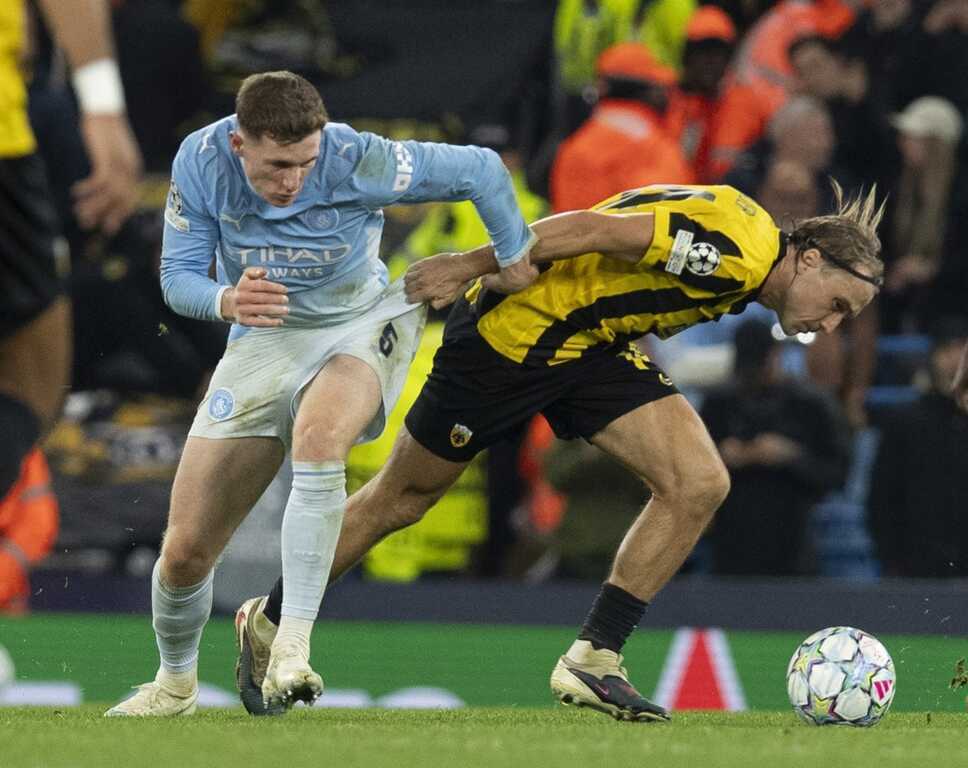 Man City 0-0 Brighton: Haaland đá chính; Cherki dự bị