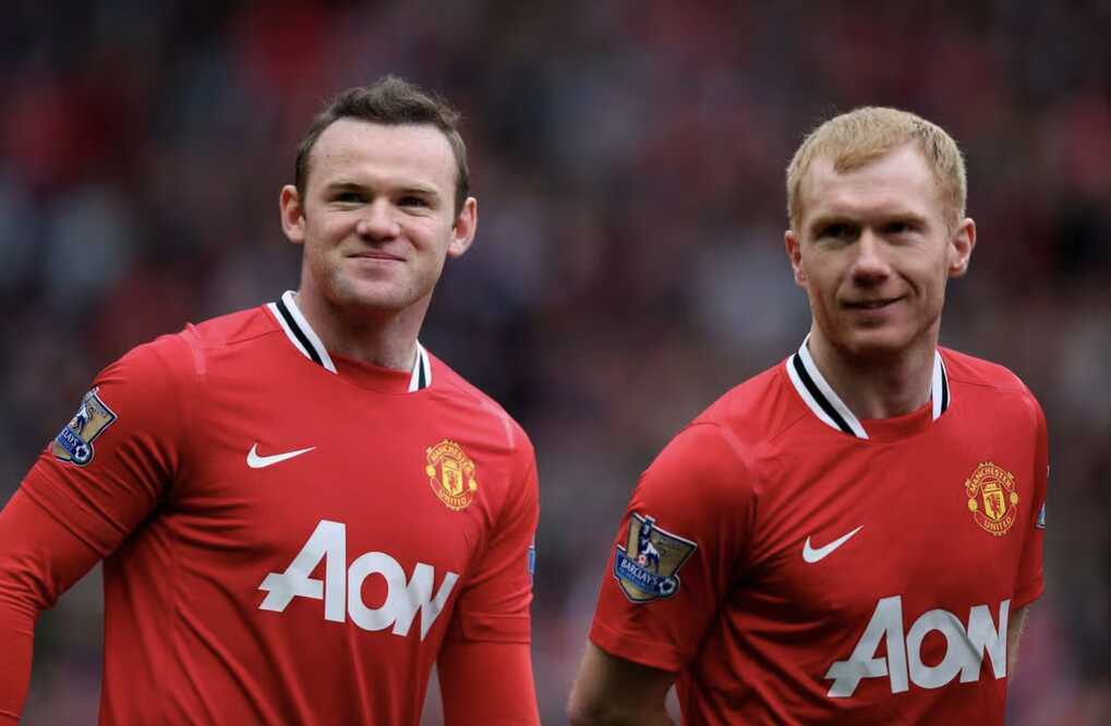 Scholes đi ngược quan điểm của Rooney về Man City