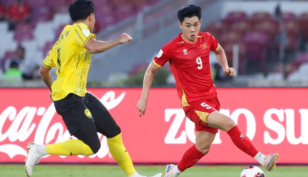 Thua đau Malaysia, tuyển Việt Nam lung lay vị trí top 100 FIFA