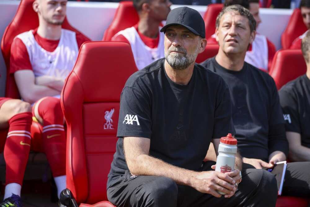 Klopp c&ugrave;ng Liverpool l&agrave; đối thủ của Man City thời Pep. Ảnh: EPA.