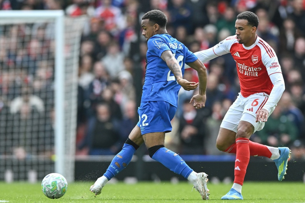 Bournemouth đón tin không vui từ Eli Junior Kroupi