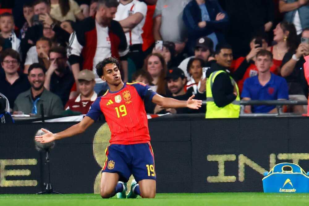 Lamine Yamal: Kỷ lục gia đe doạ ngai vàng của Ronaldo Nazario