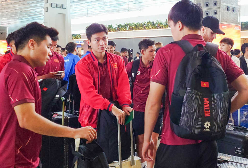 Tuyển thủ Việt Nam vội vã về CLB sau FIFA ASEAN Cup